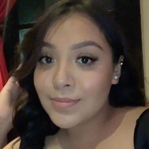 Meet your Posher, Stephany